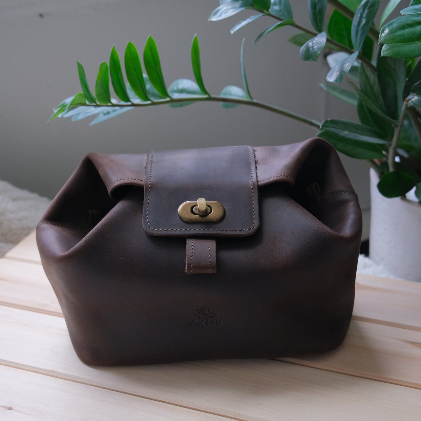 Thread & Maple Leather Pop Up Bag -  Chocolate